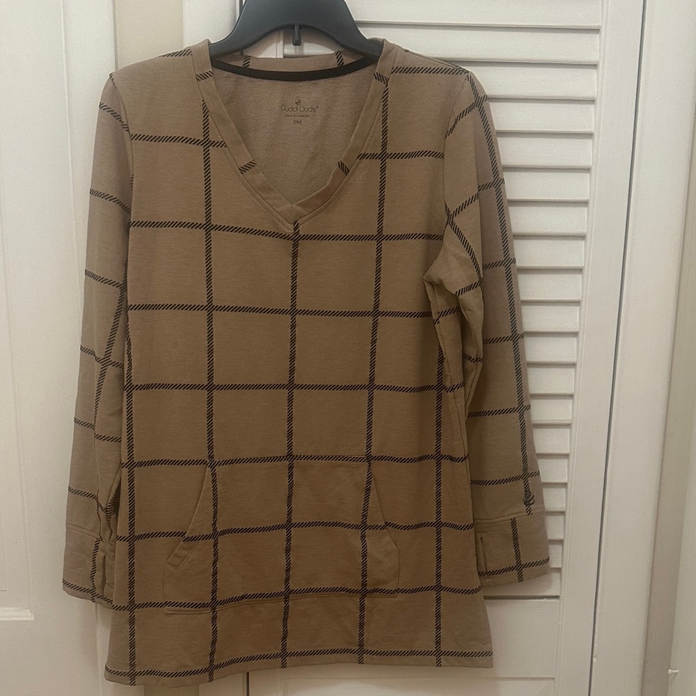 Cuddl Duds Women's Tan Checkered V-Neck Sweater